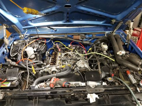 1989 Ford Bronco - Other than a slightly melted connector, the top came off without trouble. IF THE IMAGE IS TOO SMALL, click it.