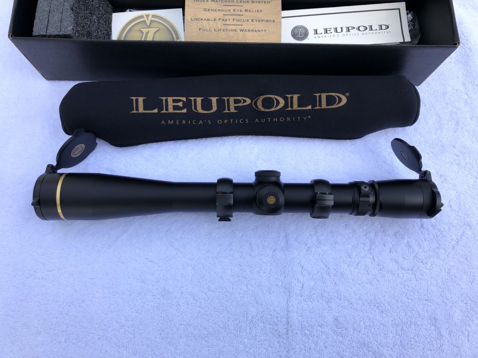 Leupold scope in box with cover and paperwork