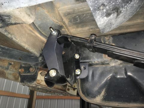 1987 Ford Bronco - Dropped shackle mounts with 2.5 wide Deaver springs