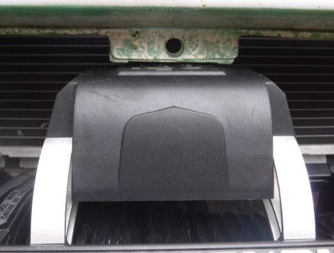 1992 Ford Bronco - Installing the winch was a major PITA, and annoyingly did a fair bit of damage to the winch plate's new paint, but I eventually got all the…