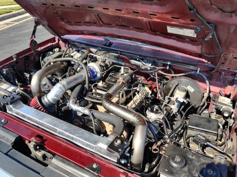 1996 Ford Bronco - 2020-07-08 - Engine bay glamour shot.