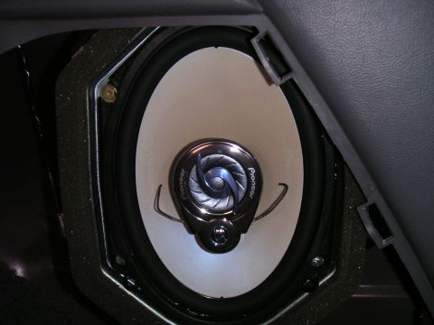 1994 Ford Bronco - Rear Pioneer