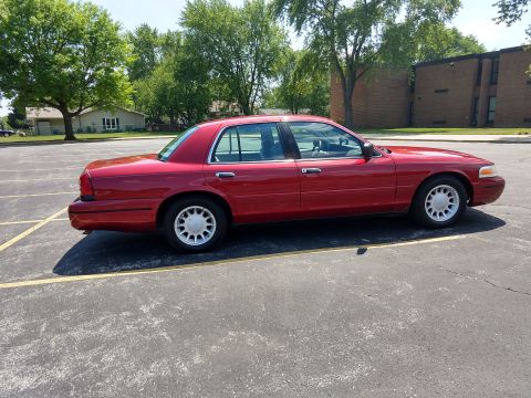 2000 Ford Crown Victoria photo