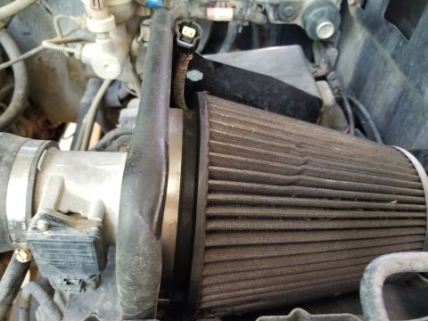 1996 Ford Bronco - This FIPK (hot-air intake) is not installed correctly, and seems to be leaking dust into the engine. The ACT is missing. [url=https://www.s…