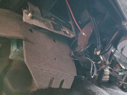 1996 Ford Bronco - The pushbutton switch through the steel bracket & wad of wire are remnants of the RKE 600Plus system. Its removal is probably why the Right…