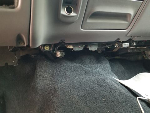 1996 Ford Bronco - Chime, brake controller, & DLC connectors. The wad of wire is a remnant of the RKE 600Plus system. [url=https://www.supermotors.net/registr…
