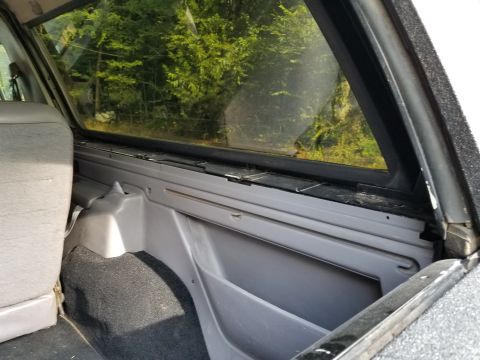 1996 Ford Bronco - There are 2 bolts and the CHMSL connector holding the camper on. The trim is missing. [url=https://www.supermotors.net/registry/media/28249…