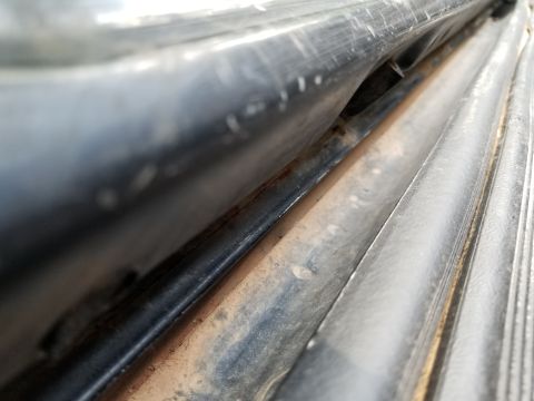 1996 Ford Bronco - Very little rust near the Right t/g hinge
