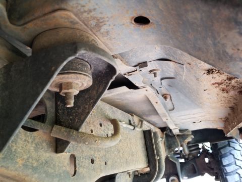 1996 Ford Bronco - The U-nuts on the body rail say that this truck came with cab steps. [url=https://www.supermotors.net/registry/media/885753] https://www.su…
