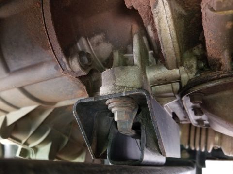 1996 Ford Bronco - Transmission mount looks OK. 2.25" R&R engine or transmission mount (each) $50 [url=https://www.supermotors.net/registry/media/518663]…