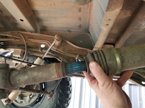 1996 Ford Bronco - The rear d'shaft has been hyperextended by the lift, so there's dirt in the splines. R&I rear driveshaft, disassemble, clean, inspect, lube…