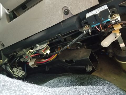 1996 Ford Bronco - Chime, brake controller, UI, & DLC connectors. The vacuum motor moves the panel/other diverter door. Because of the leak in the white recir…