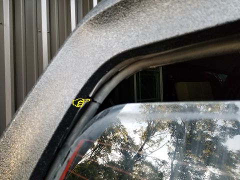 1996 Ford Bronco - The camper glass run is dry-rotting, but still usable. [url=https://www.supermotors.net/registry/media/634478] https://www.supermotors.net/…
