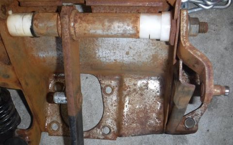 1992 Ford Bronco - Heim Joint Mod alternative: I could have gone with a 7/16" stop collar, but it fit slightly loose and was bulkier than I wanted for that na…