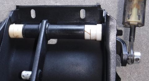 1992 Ford Bronco - Heim Joint Mod alternative: 3/8" shaft/stop collar and the plastic "teeth" of the bushing trimmed to act only as a sleeve. No need to fuss…