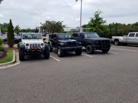1996 Ford Bronco - Black Broncos Matter It got us to lunch with no problem, and we found a good parking spot. We had to run a short errand before returning, i…