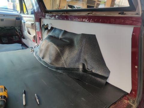 1996 Ford Bronco - 20200816 - Passenger side wheel well vinyl placed. Might need to heatgun it to get it to lay out flat.