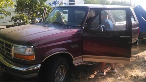 1996 Ford Bronco - 20140717 - My Bronco was put to work at my parents' property while I was away.