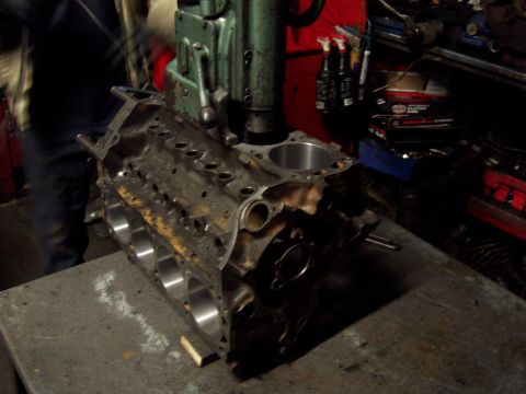 1987 Ford Bronco - Cylinder wall machining going on!