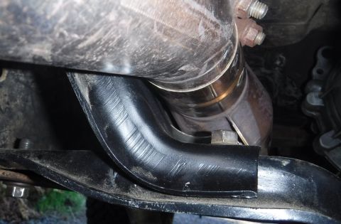 1992 Ford Bronco - Installed the right upper perch; has a sliver of daylight now between it and the exhaust pipe.