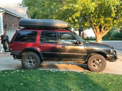 2000 Ford Explorer