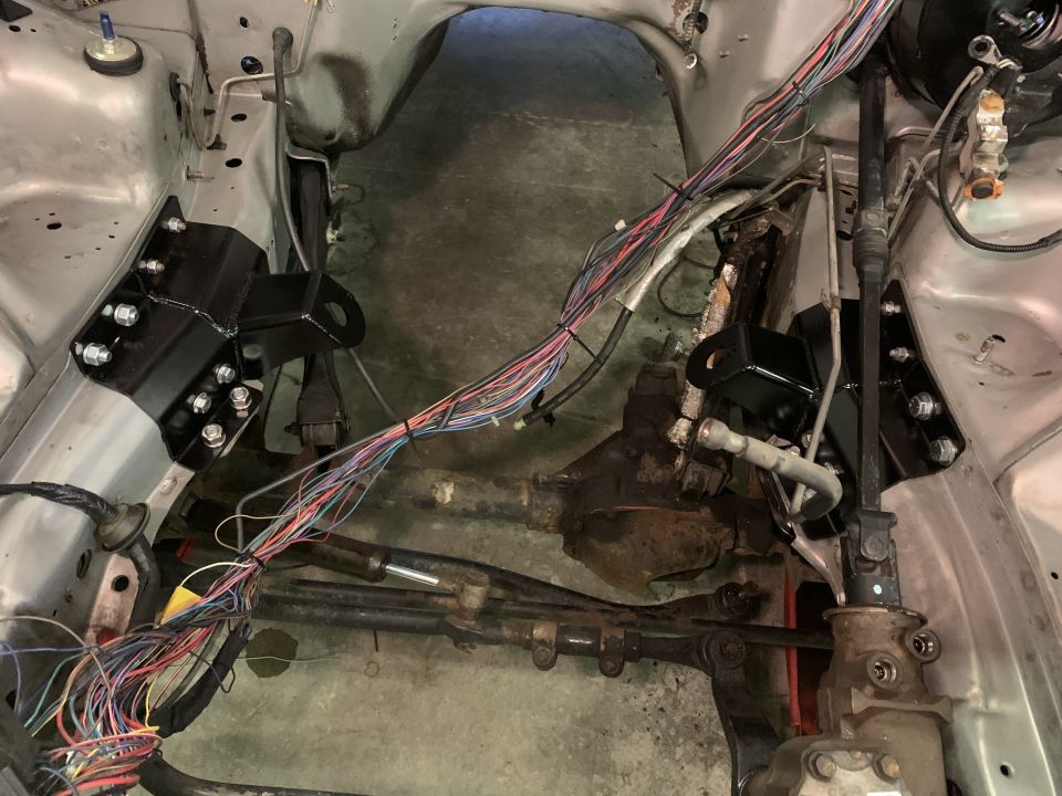 2000 Jeep Cherokee front grille and headlight