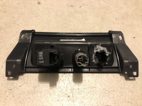 2013 Ford Taurus - glued USB bezel.