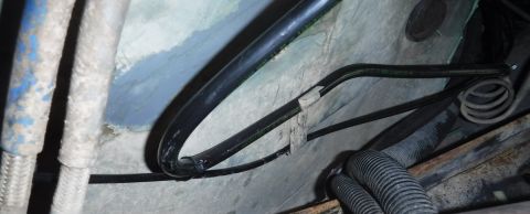 1992 Ford Bronco - Cable routing up to the engine bay, using the other side of the transmission hydraulic line's clip.