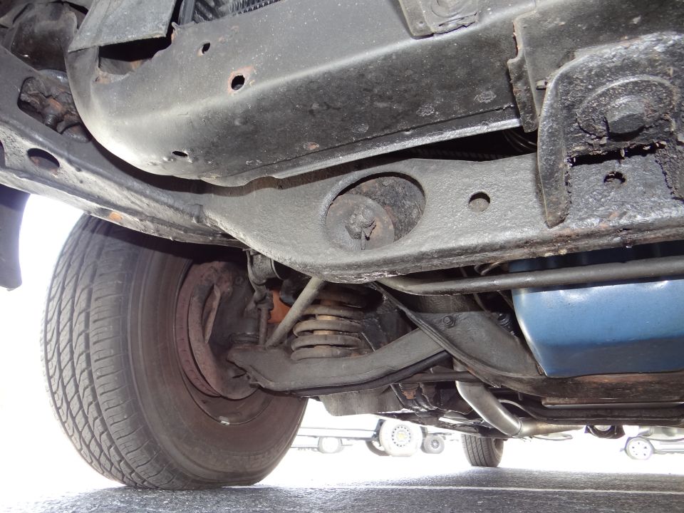Original suspension, passenger side (FL)