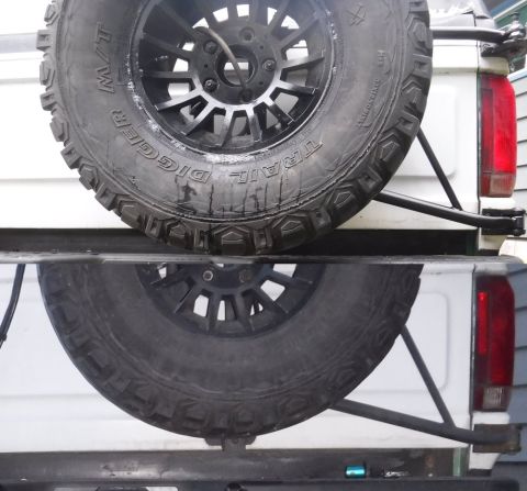1992 Ford Bronco - Tire-Bumper gap comparison, modified vs stock.