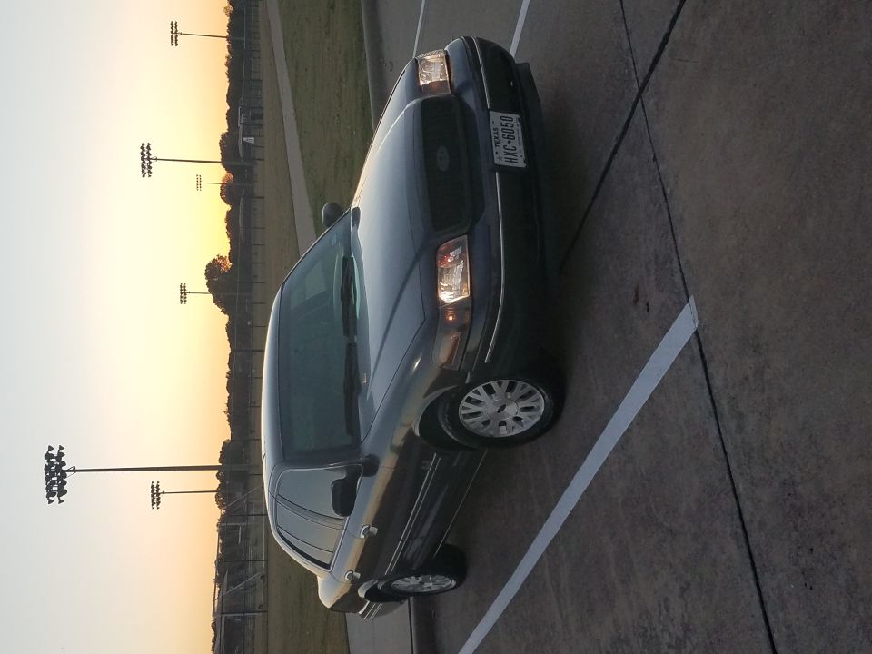 2004 Ford Crown Victoria “DarkVic04”