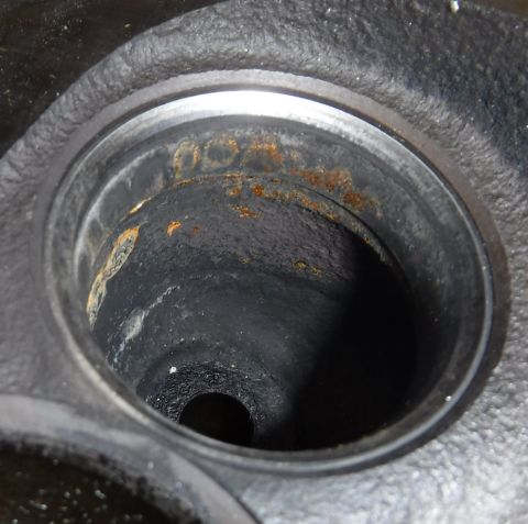1992 Ford Bronco - Lots of casting slop for carbon to grab hold of.