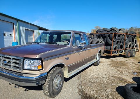 1993 Ford F-250 - The first pull was pretty light; only about 1700# trailer with about 2200# of scrap tires for a GCW of about 11Kip, which is what the owner…
