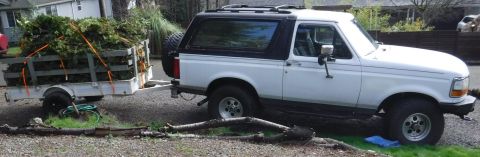 1992 Ford Bronco - Cleaning up the rest of the debris from the ice storm; first time towing with the manual transmission. That's twice as much volume as it lo…