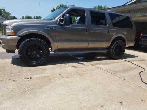2003 Ford Excursion photo