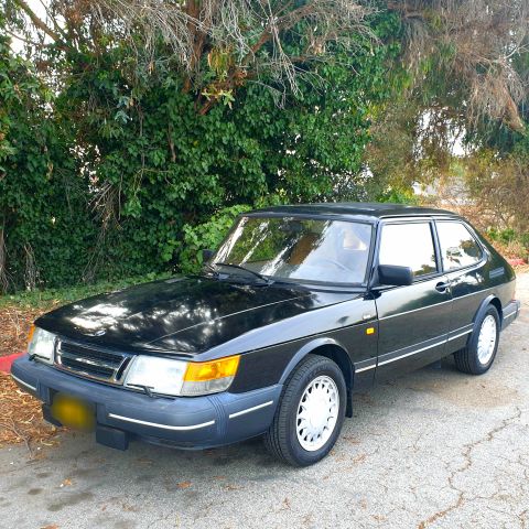 1991 Saab 900 photo