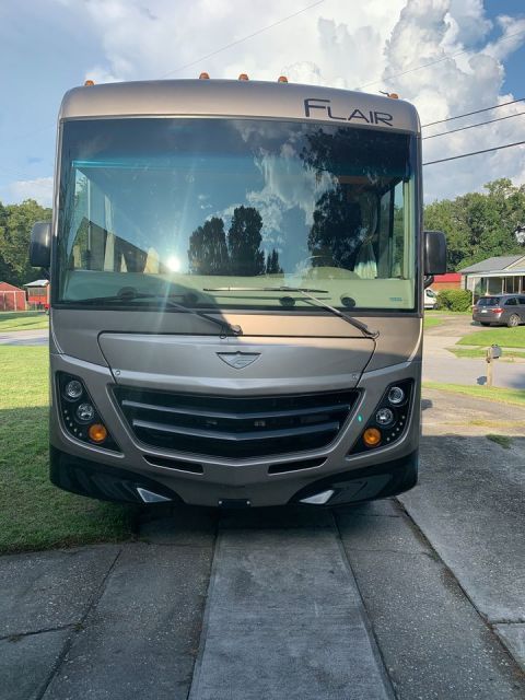 2015 Ford F-550 - Motorhome front view with 'FLAIR' badging.