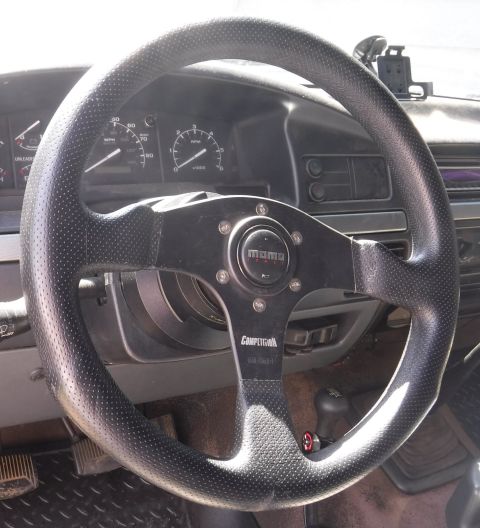 1992 Ford Bronco - Found a too-good-to-pass-up alternate steering wheel with matching QR top half, days after settling on the previously pictured one.