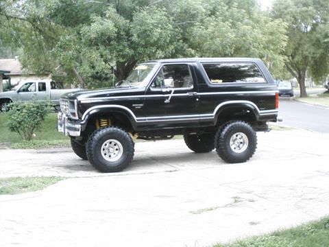 1984 Ford Bronco - New pics, all cleaned up