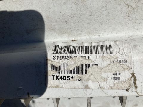 2015 Ford F-550 - Vent doors