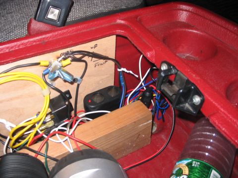 1989 Ford Bronco - relays and a twin ciggie outlet