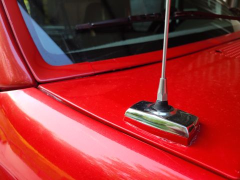 1995 Ford Bronco - Like the w/s trim, the antenna base isolator has been painted. [url=https://www.supermotors.net/registry/media/859762] https://www.supermot…