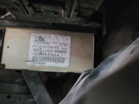 1995 Ford Bronco - 4WABS module label [url=https://www.supermotors.net/registry/media/908056] https://www.supermotors.net/getfile/908056/thumbnail/4wabs93.jpg…