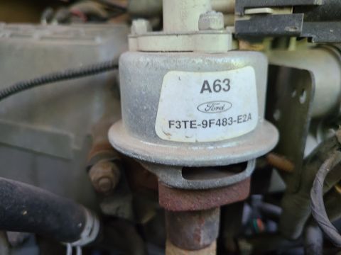 1995 Ford Bronco - EGR valve label [url=https://www.supermotors.net/registry/media/826382] https://www.supermotors.net/getfile/826382/thumbnail/egrtubesv8.jpg