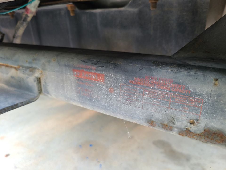 Hitch receiver (Class 3; 2" square) label