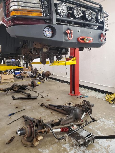 1996 Ford Bronco - Front suspension and axles removed from a 1996 Ford Bronco during a SAS swap.