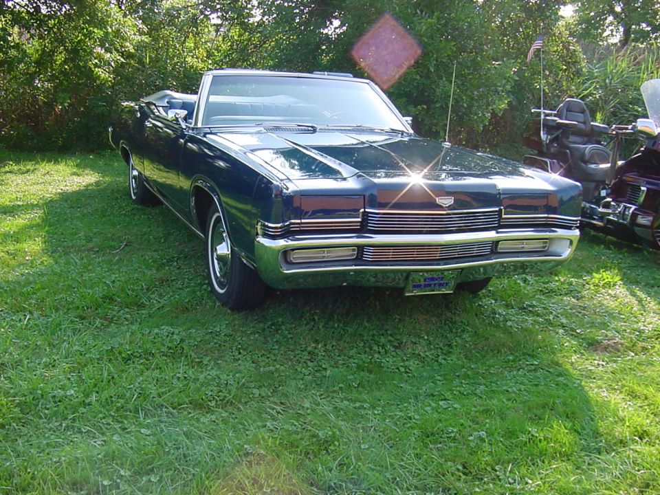 All set up.  I drove the car here with the top down, and kept it down driving home too.  Nice to get a shady spot for a change, even though it was a pretty small show-- maybe 40 or 50 cars at the Italian and American Club in Wickliffe.  Lots of music, food, etc. plus a generous "goody bag."