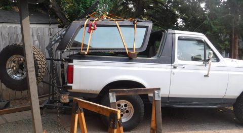 1992 Ford Bronco - Tackled solo hardtop removal for the first time...