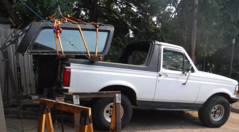 1992 Ford Bronco - Tackled solo hardtop removal for the first time...
