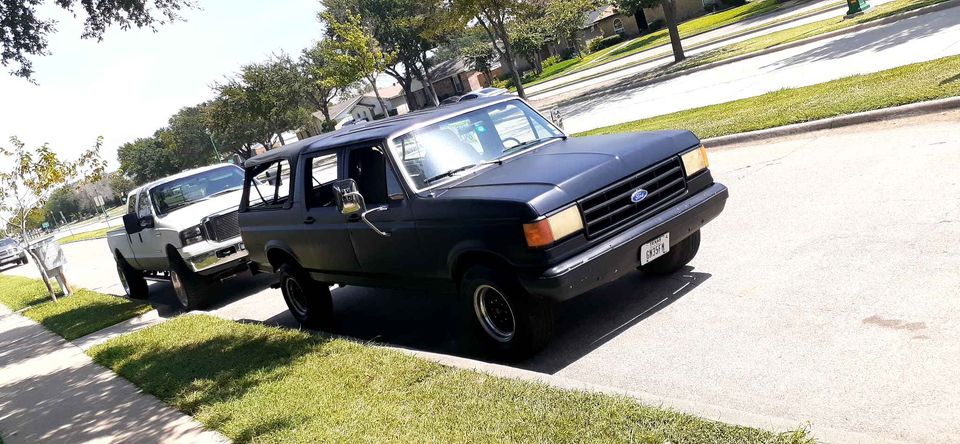 1990 Ford Bronco “not mine”